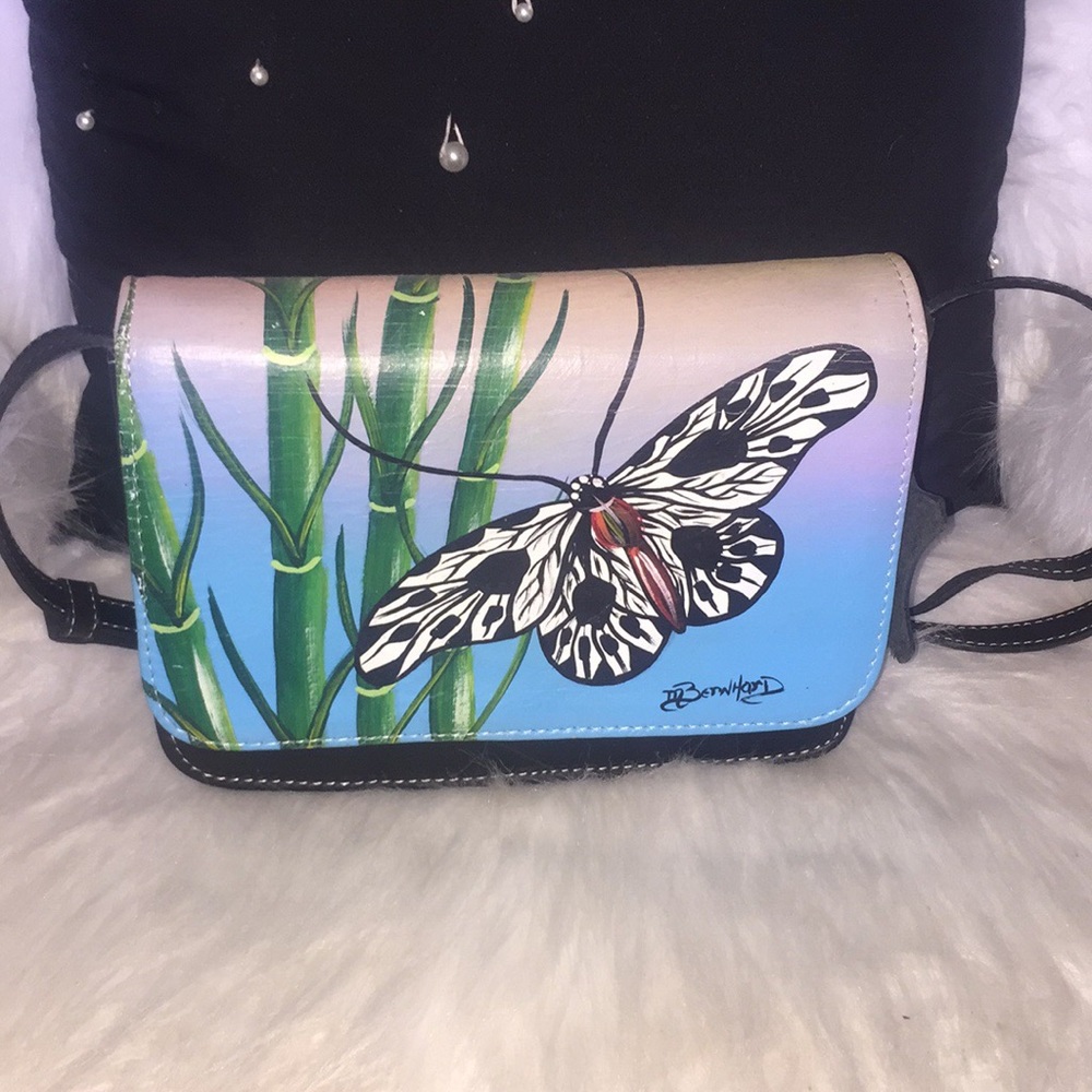 Handmade and handcrafted in Honduras, 100% lather!